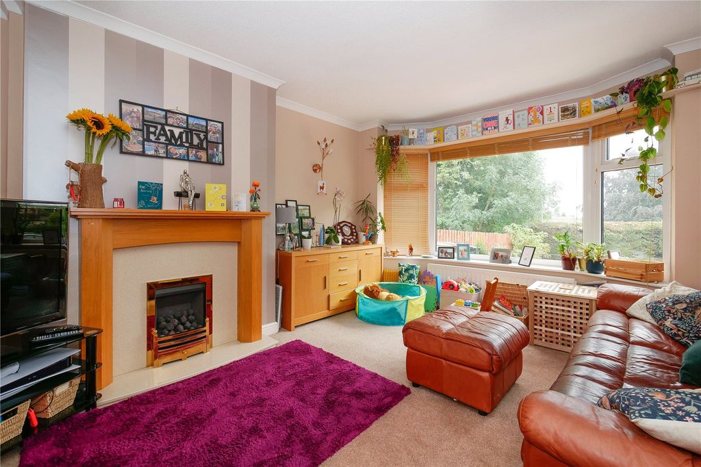 Property photo 2 of 15 Picture No. 13