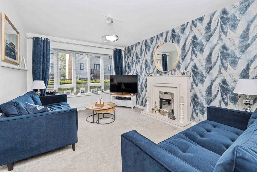 Property photo 3 of 23