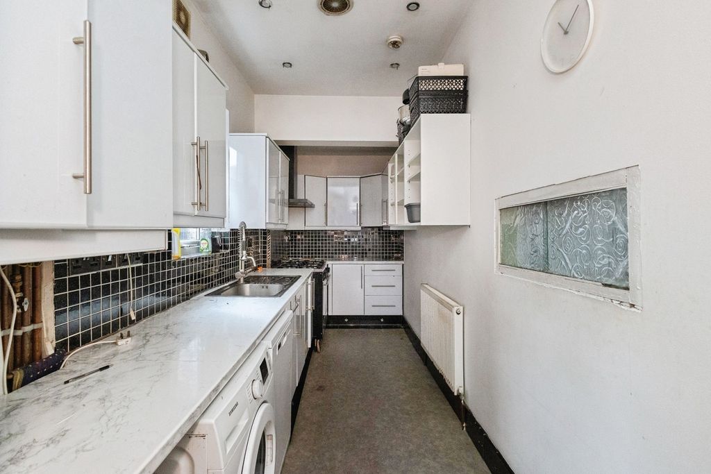 Property photo 2 of 27 Pbox-Img.Jpg