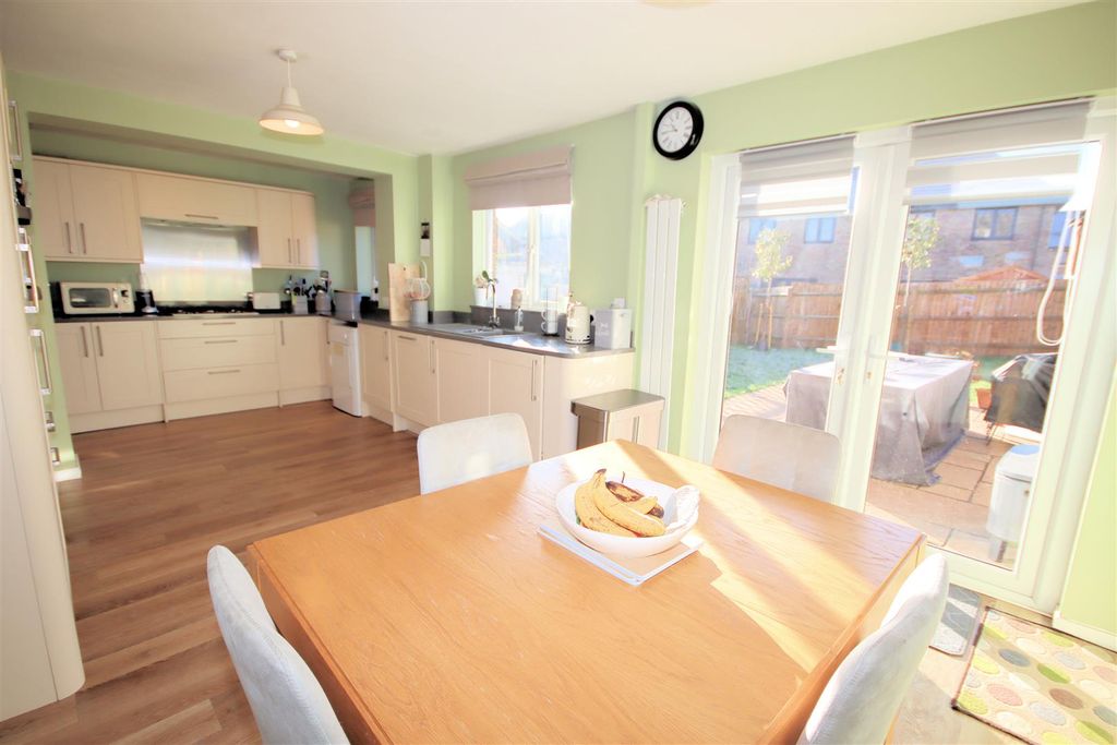 Property photo 3 of 21 Kitchen/Dining Room