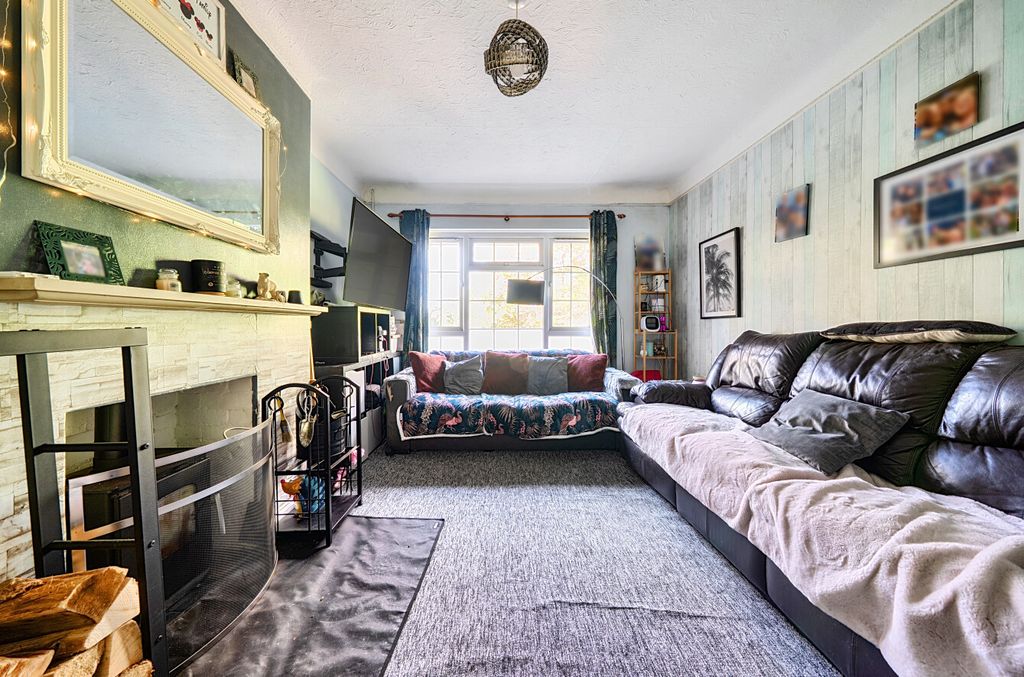 Property photo 3 of 10 1384612-17-69205F...