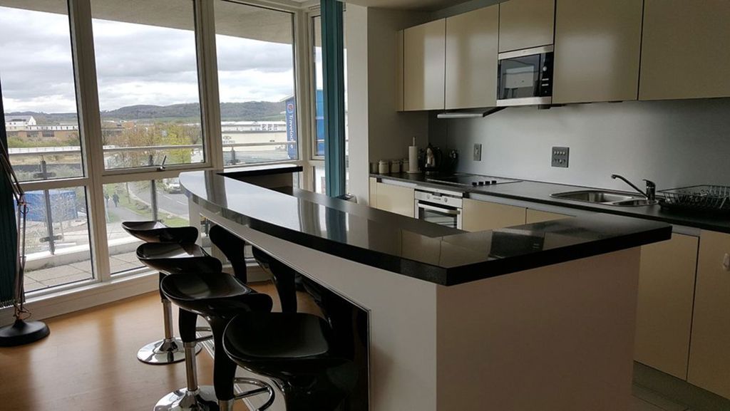 Property photo 2 of 8