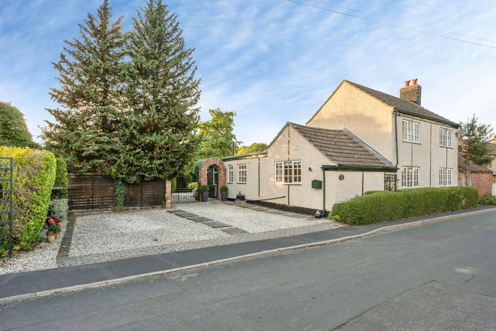Property photo 1 of 22