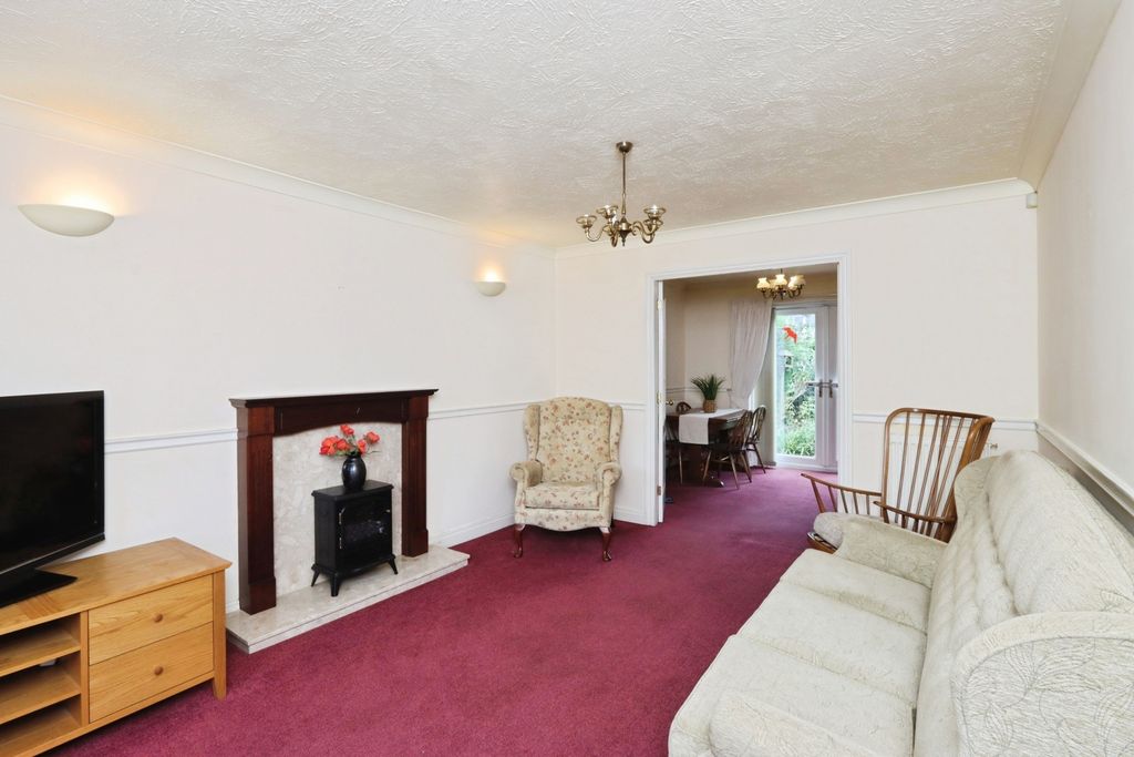 Property photo 2 of 17 Photo
