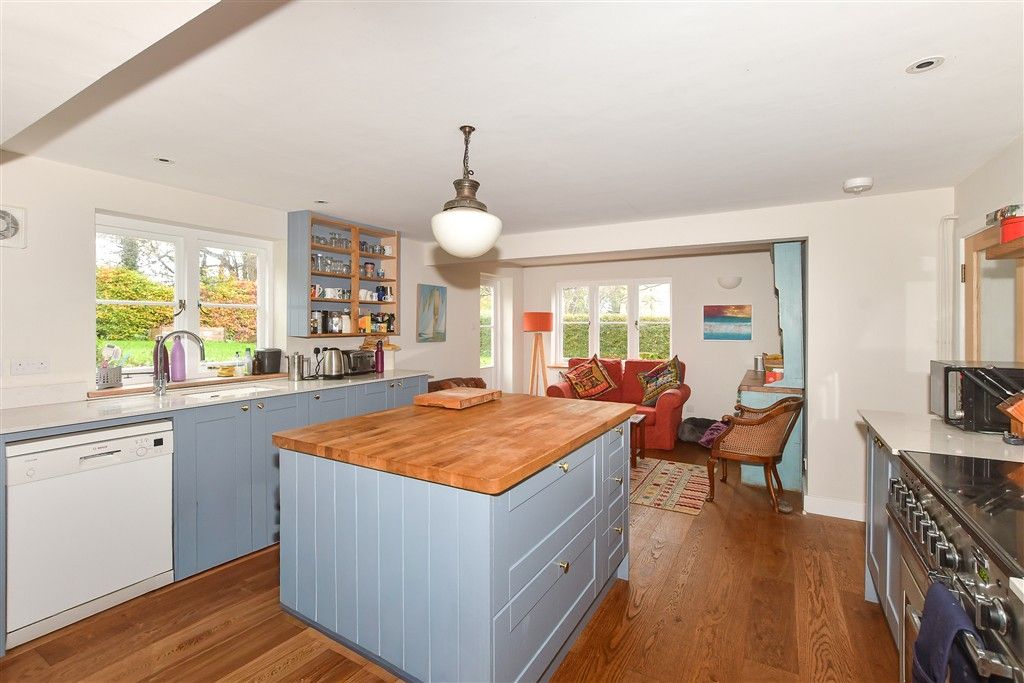 Property photo 3 of 14 Kitchen