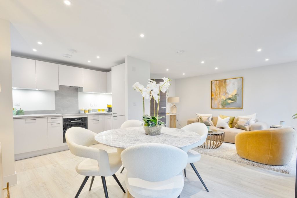 Property photo 2 of 25 Open Plan Living