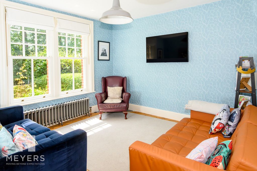 Property photo 3 of 23