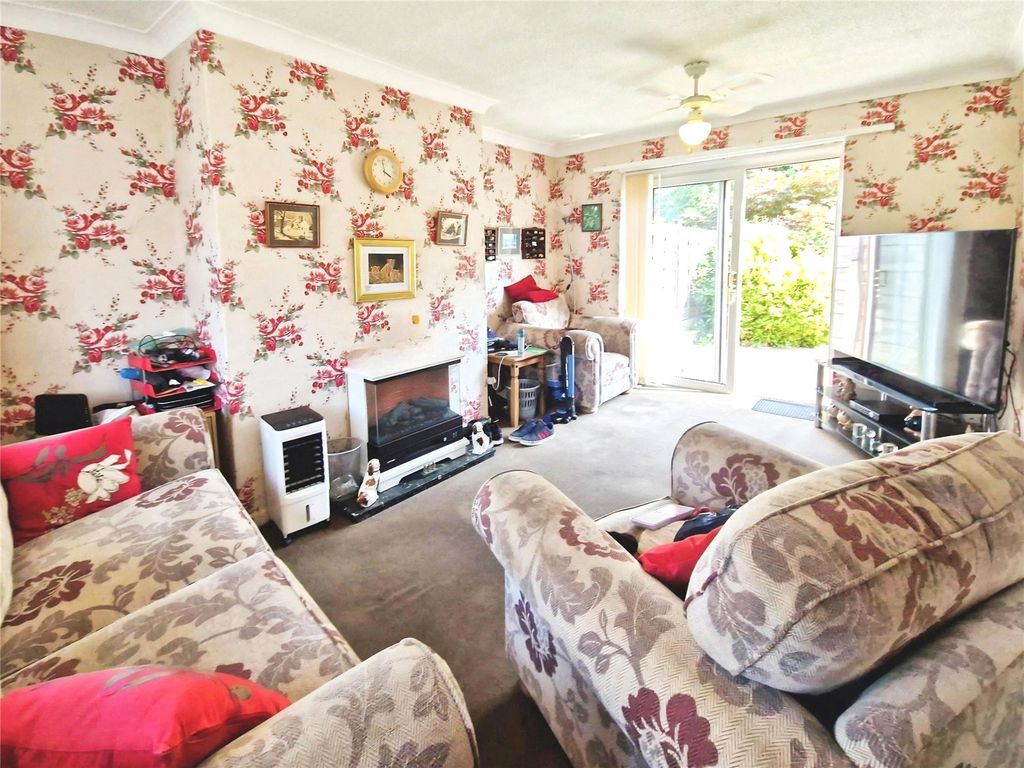 Property photo 2 of 16 Picture No. 11