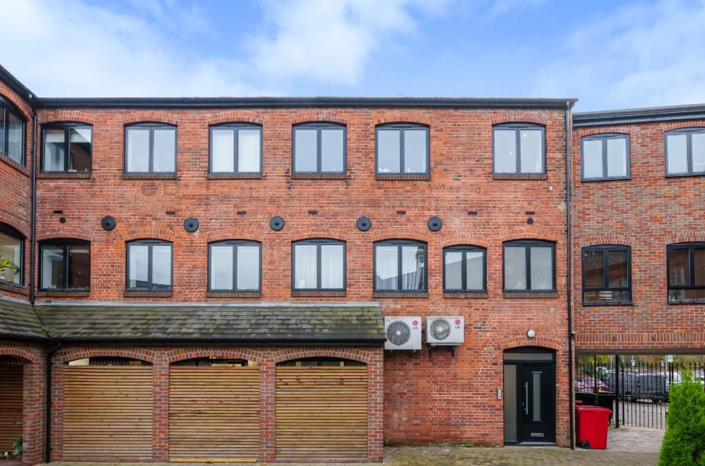 Property photo 1 of 10 External