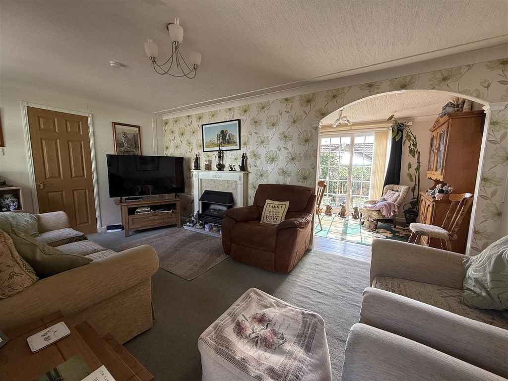 Property photo 3 of 14