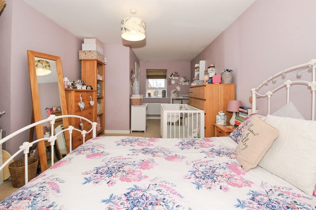 Property photo 3 of 12