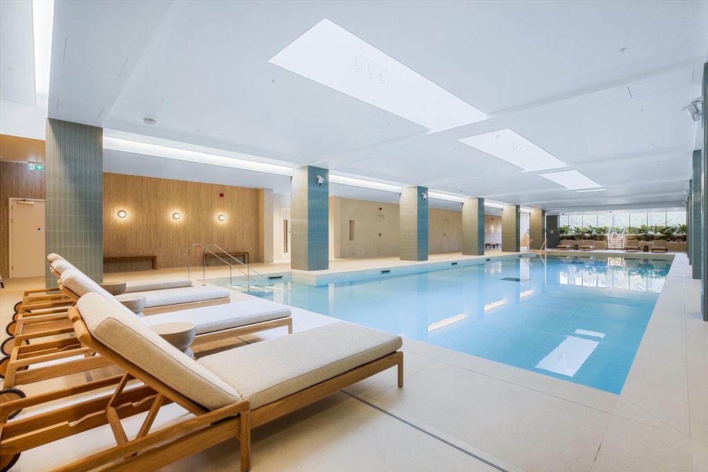 Property photo 1 of 17 Image