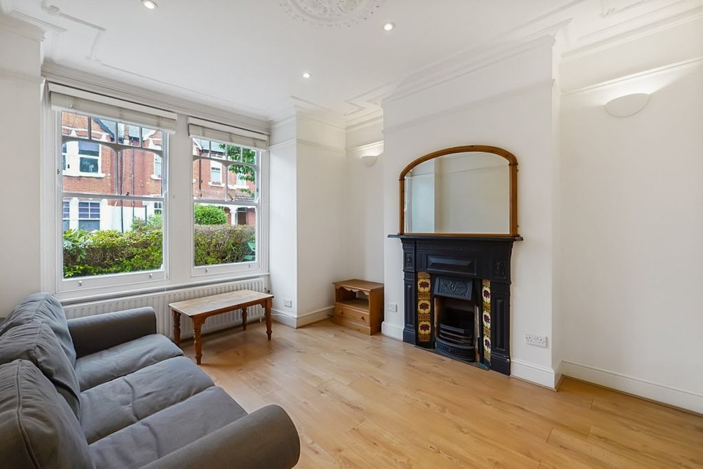 Property photo 1 of 8