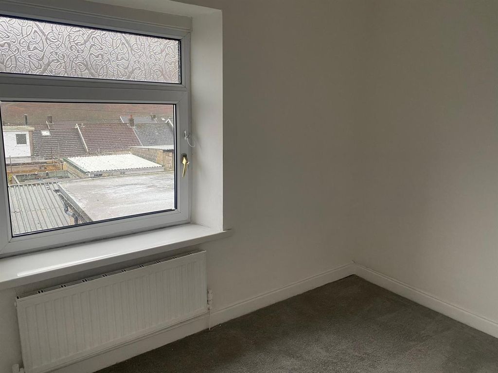 Property photo 2 of 10 4Bd704B6-34F3-4922-8A47-Fc0Adf1d5747.Jpeg