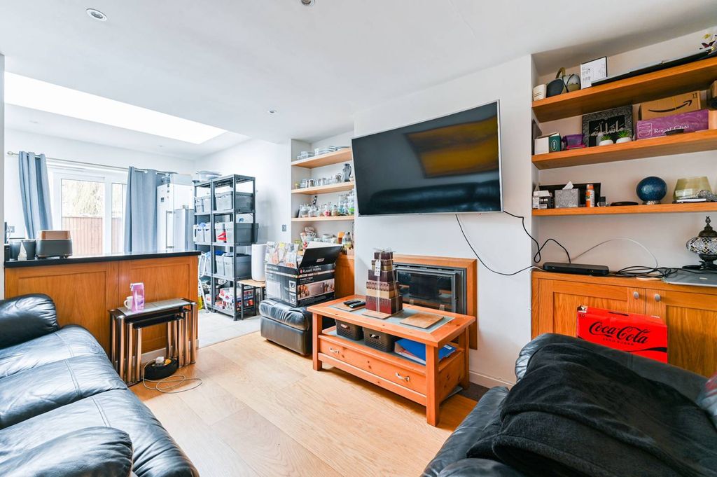 Property photo 1 of 8