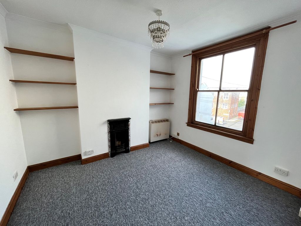 Property photo 3 of 8 Gallery