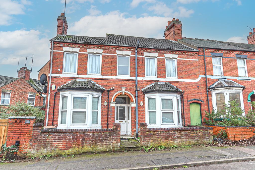 Property photo 1 of 10 Front