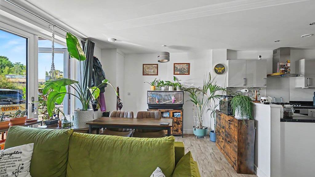 Property photo 3 of 14