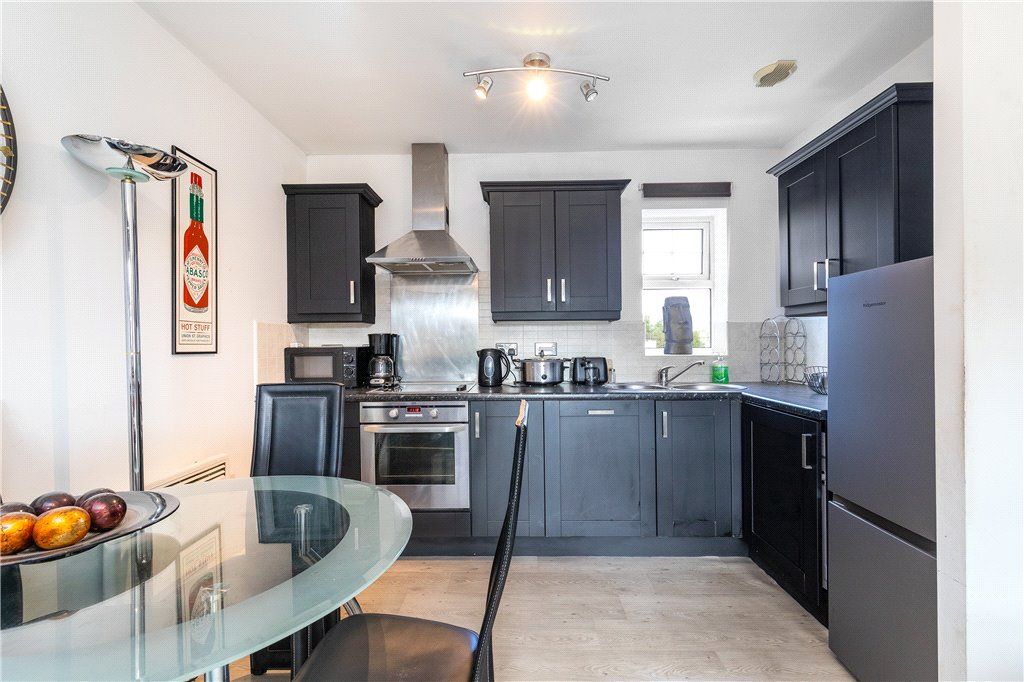 Property photo 2 of 8 Modern Kitchen