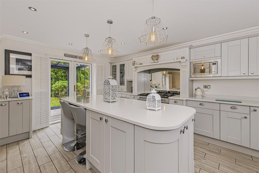 Property photo 3 of 61 Kitchen
