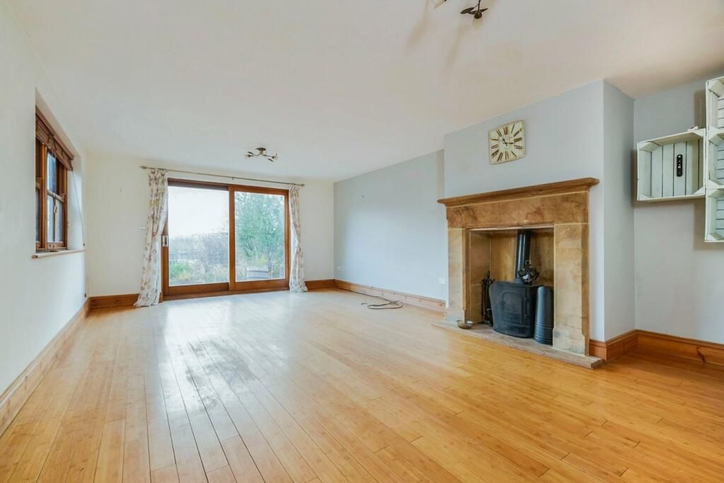 Property photo 2 of 26