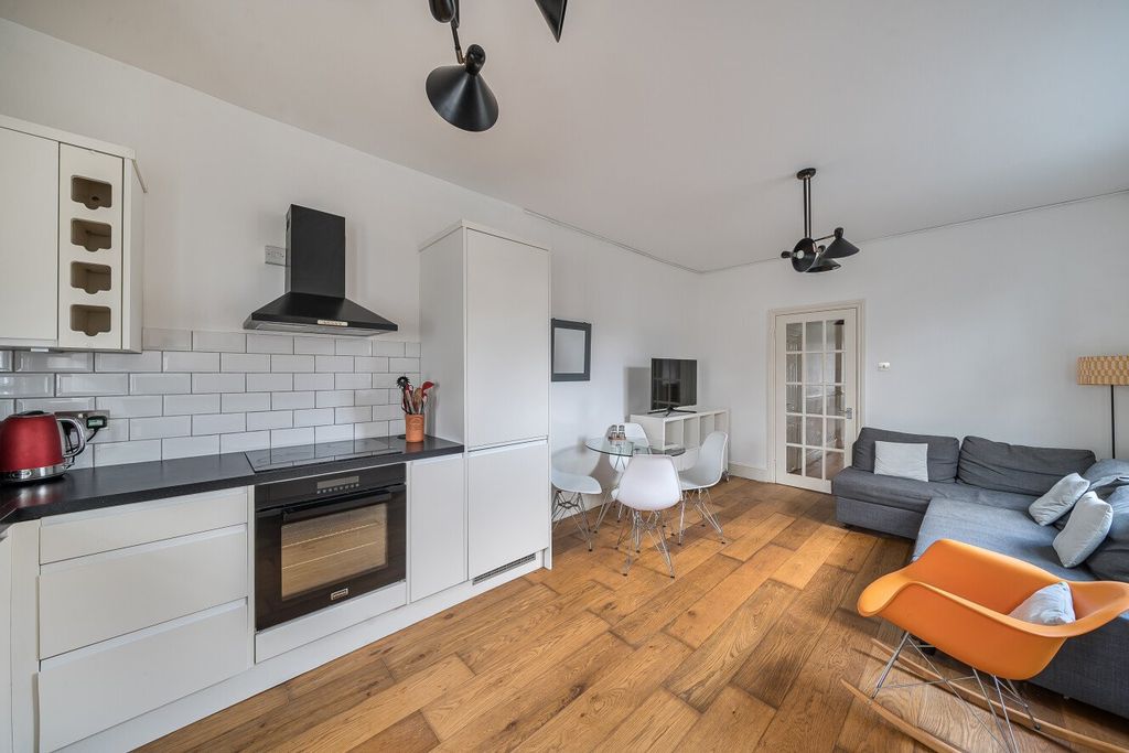 Property photo 2 of 17 Picture No. 13