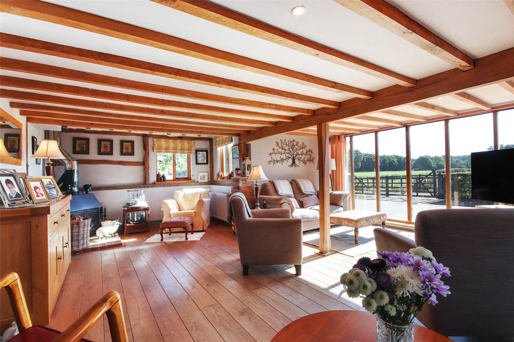 Property photo 3 of 21 Sitting Room