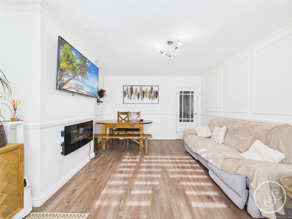 Property photo 2 of 16 Lounge/Diner