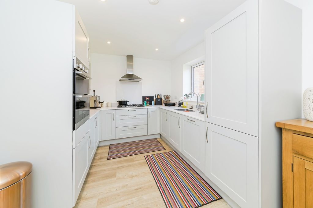 Property photo 3 of 17 Photo