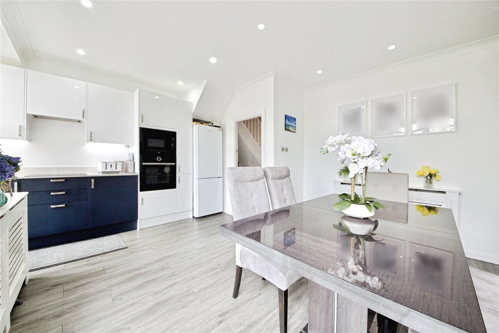 Property photo 3 of 19 Picture No. 21