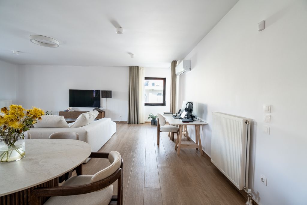 Property photo 3 of 25