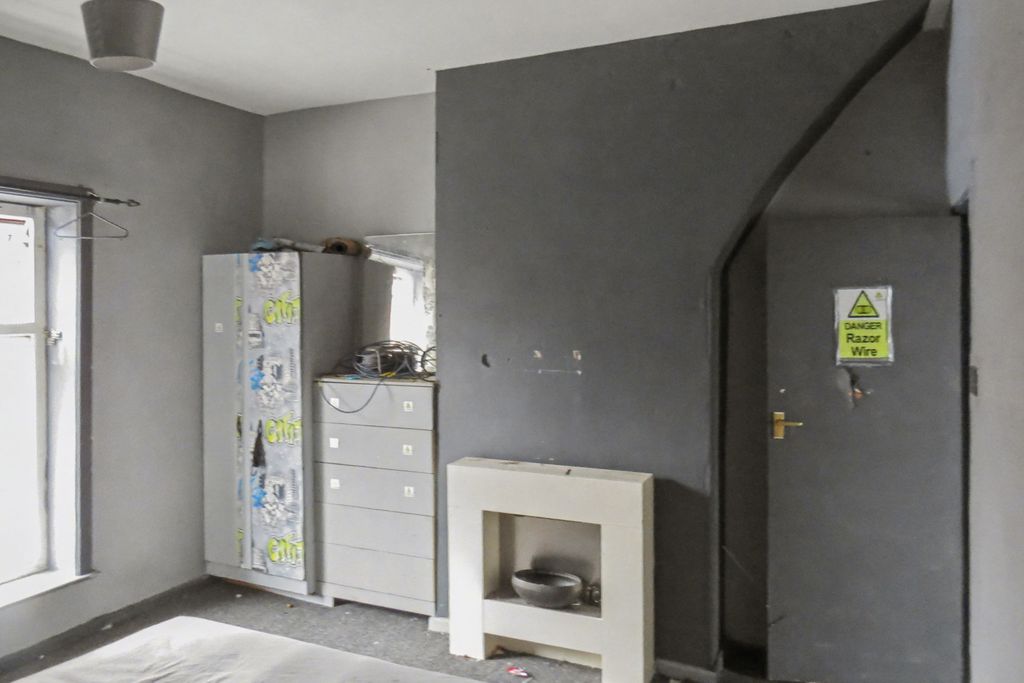 Property photo 3 of 10 57 Belle Vue Street, Blackburn, Lancashire, Bb2 1Hu