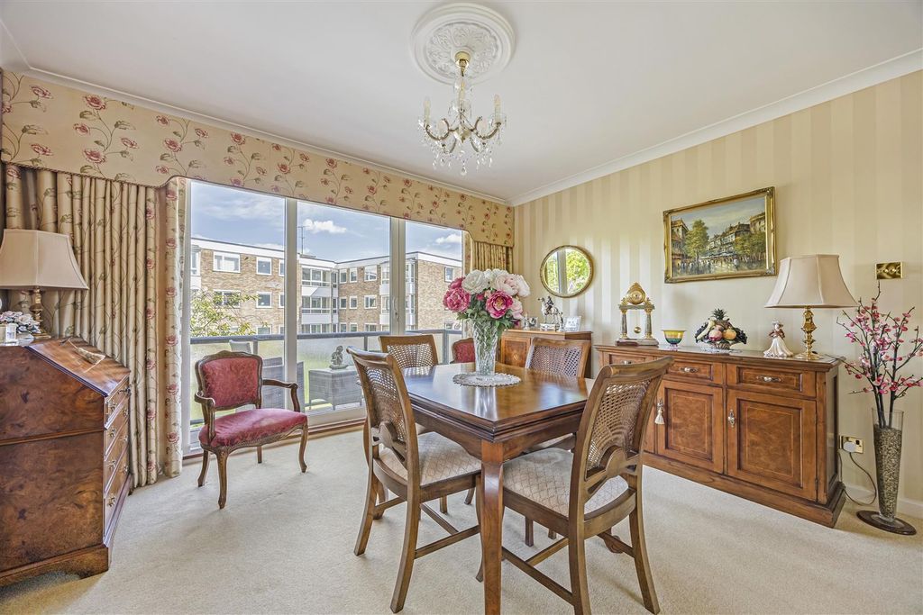 Property photo 3 of 10 Dining Area