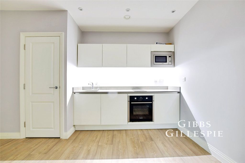 Property photo 2 of 13 2