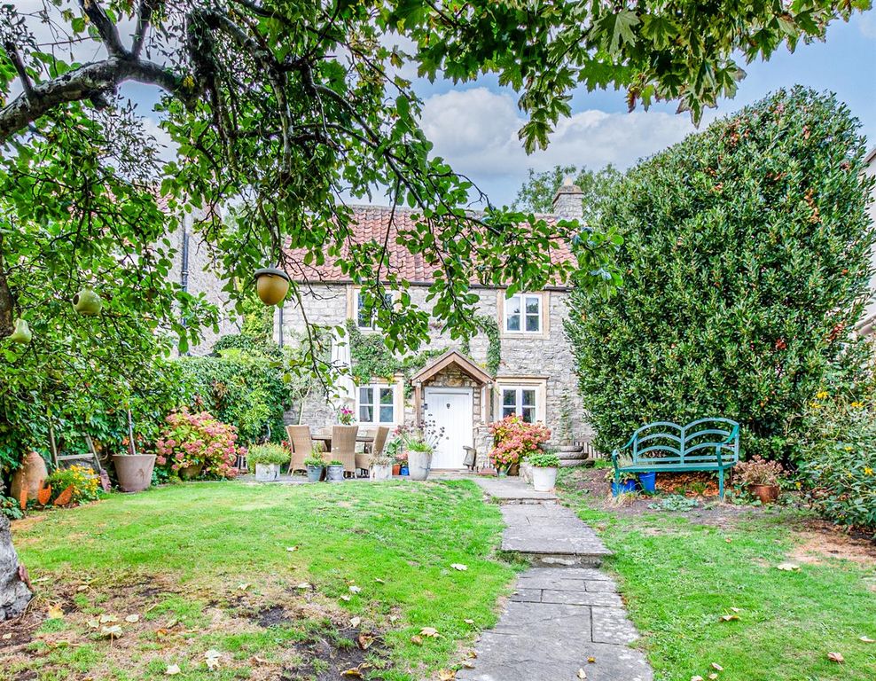 Property photo 1 of 18