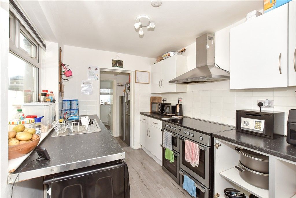 Property photo 1 of 9 Kitchen