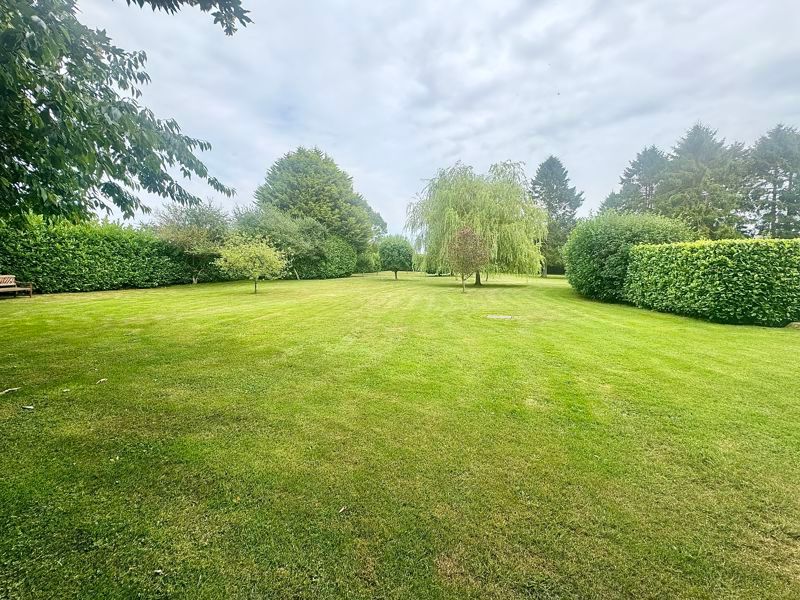 Property photo 2 of 23 Photo 13