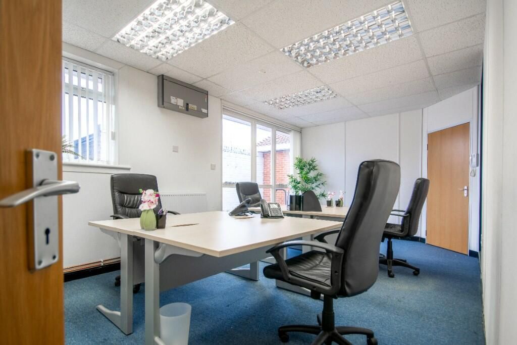 Property photo 2 of 71 Meeting Room
