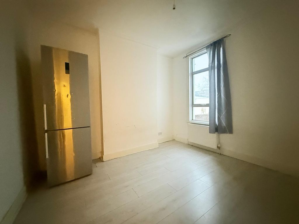 Property photo 3 of 12 Gallery