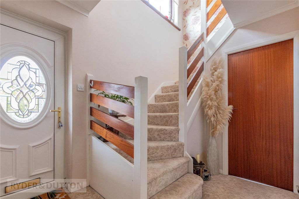 Property photo 2 of 22 Entrance Hallway