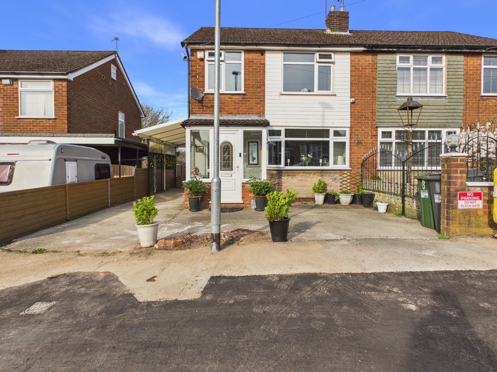 Property photo 3 of 32 Cam03729G0-Pr0277-Still014