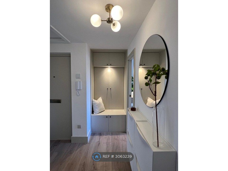 Property photo 2 of 24 Hallway