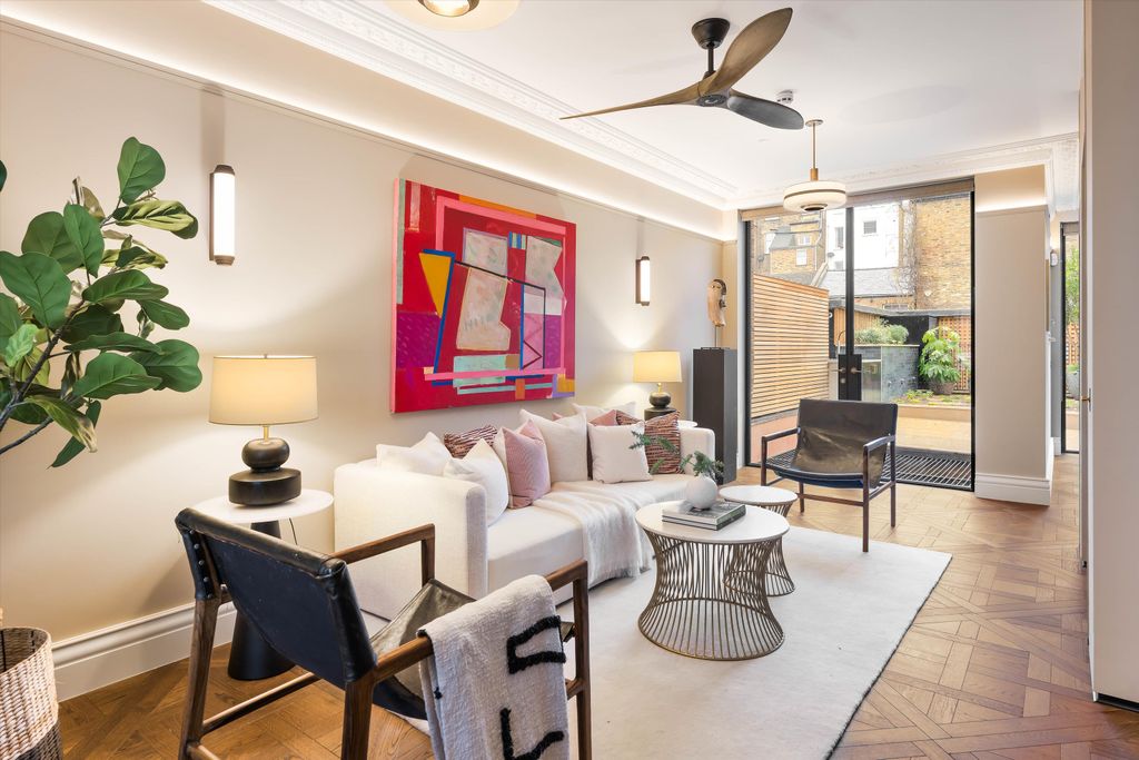 Property photo 2 of 21 Image