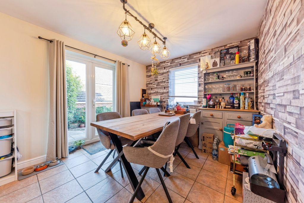 Property photo 3 of 20 33_Haddon_Road-31