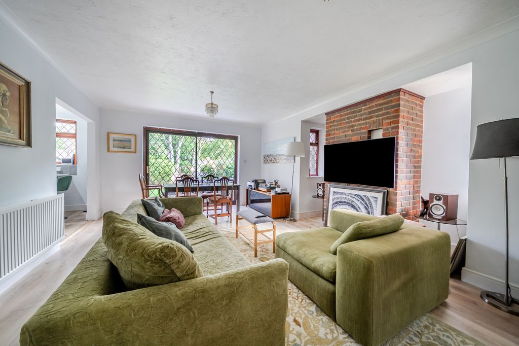 Property photo 3 of 10