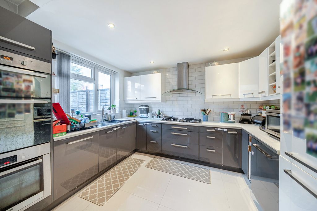 Property photo 3 of 18 1386423-2-692Efea...