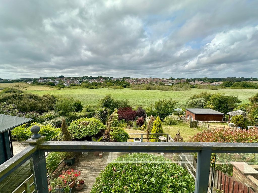 Property photo 2 of 33