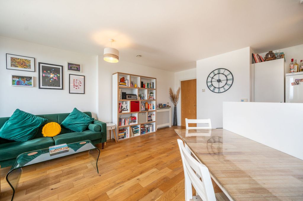Property photo 2 of 11