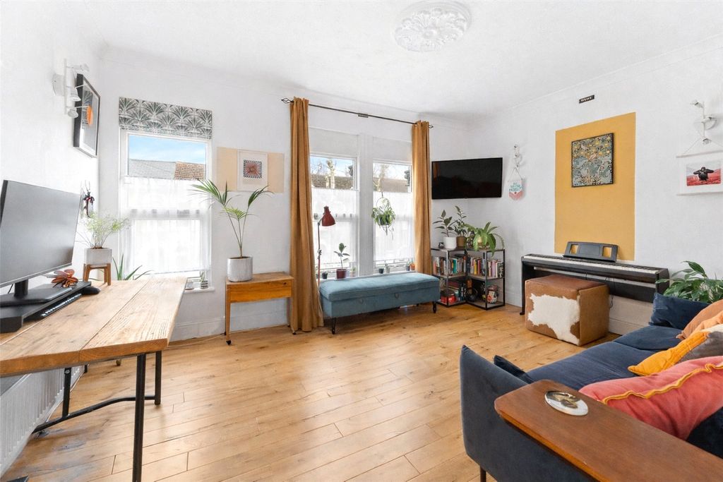 Property photo 2 of 10 Picture No. 21