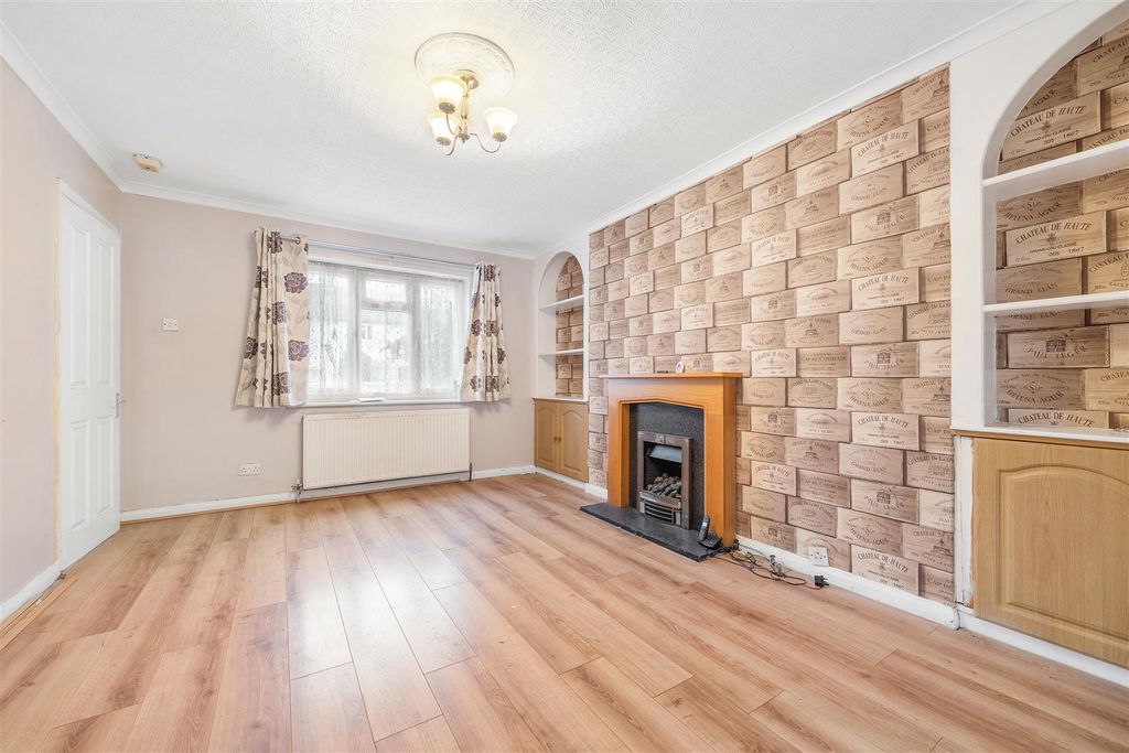 Property photo 3 of 12 35 Oak Grove Road-2.Jpg